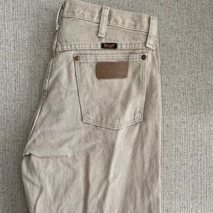Mens Khaki Wranglers. 32x34. Worn once, like new.